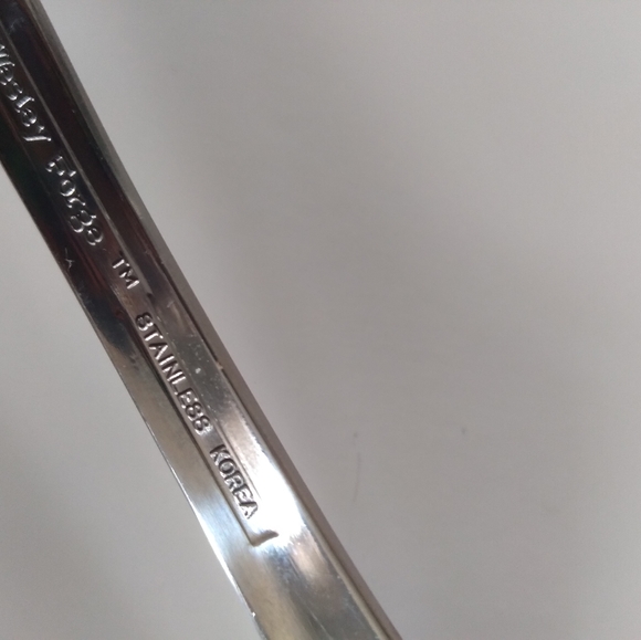 Wesley Forge 32 pcs. Flatware knife Spoons, Dinner Forks - Picture 3 of 11